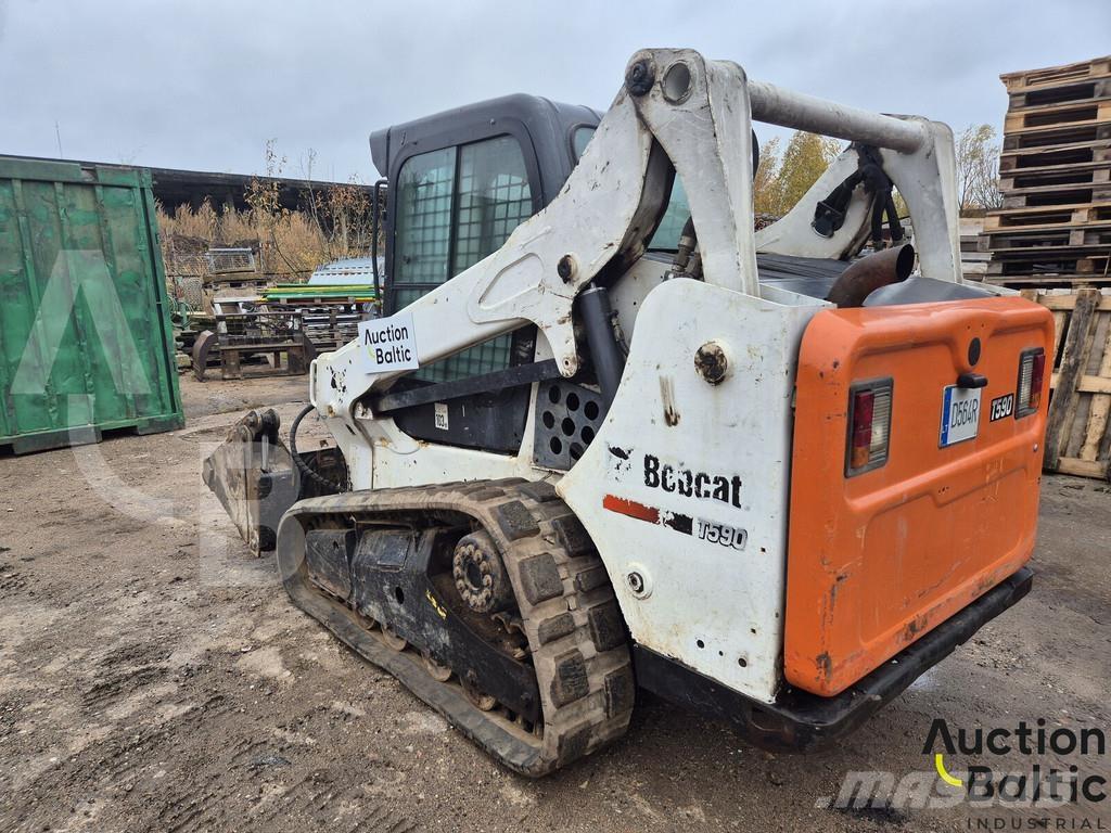 Bobcat T590 推土機