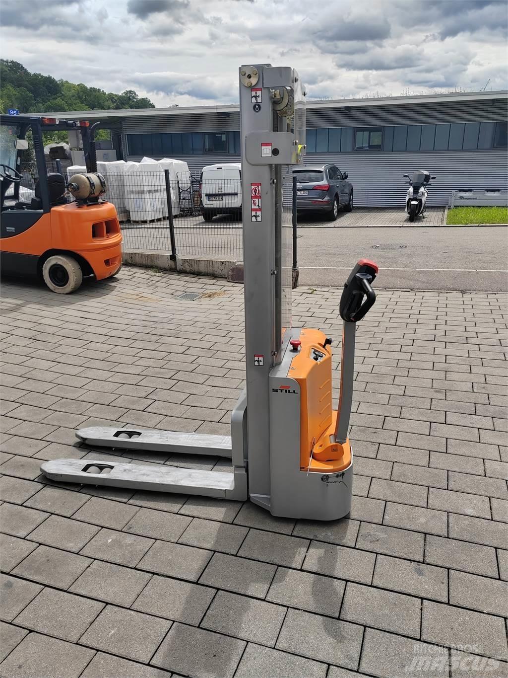 Still ECV10 行走控制式堆積機