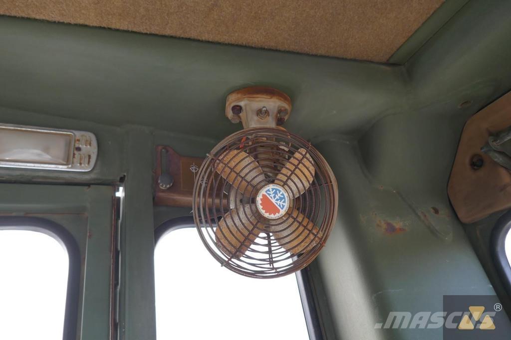 CAT 130G Ex-army 平土機