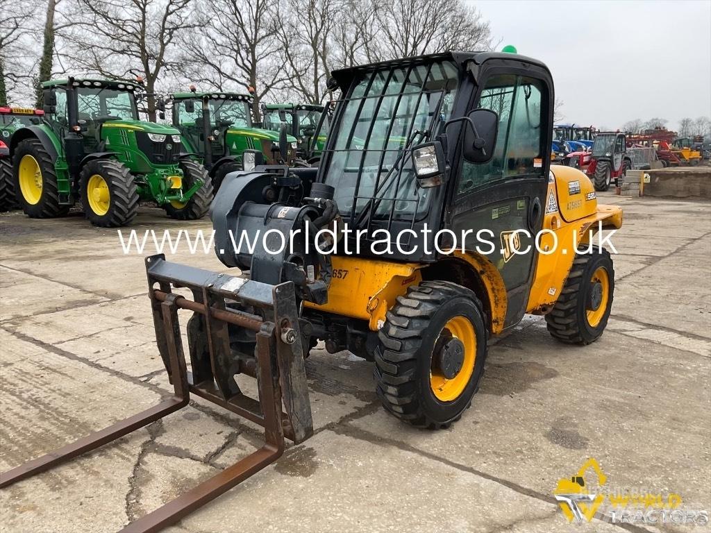JCB 520-40 伸縮臂操作車