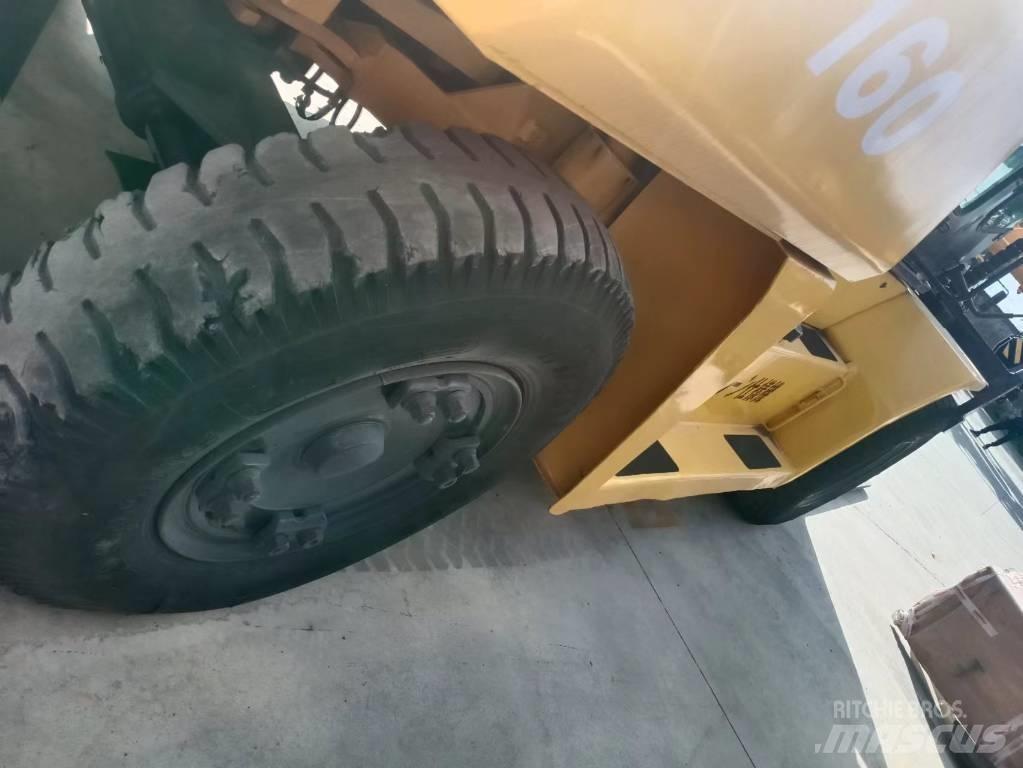 Komatsu FD 160 柴油卡車