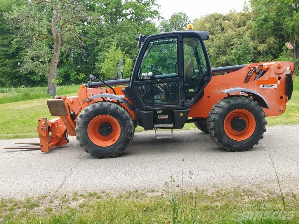 JCB 540-140 伸縮臂操作車