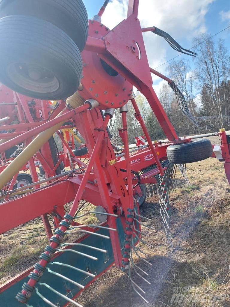 Kverneland 9584C 堆草機