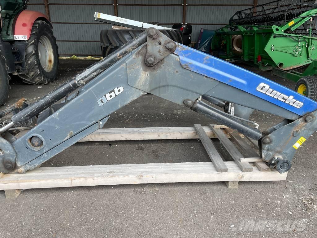 Quicke Q66 前端裝載機和挖掘機