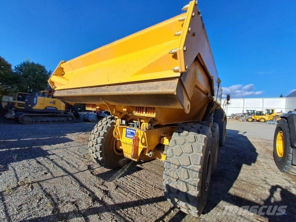Volvo A25G 鉸接式起吊車