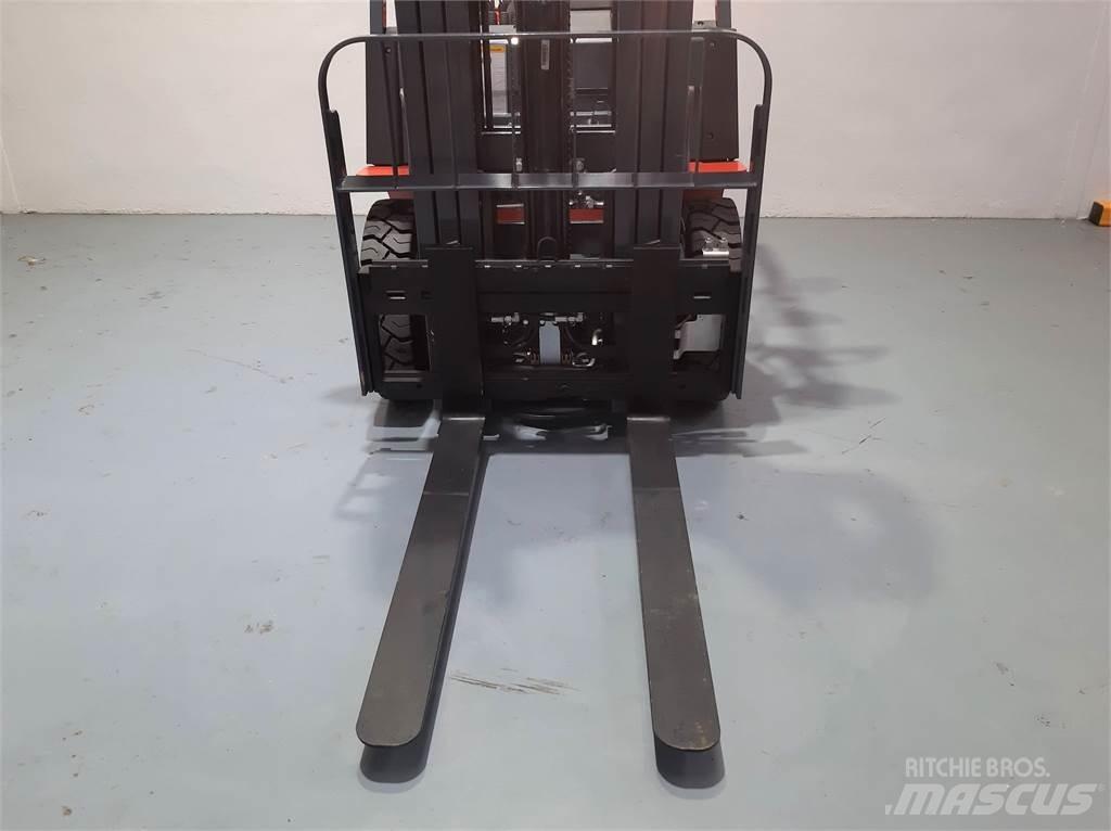Heli CPCD25 XC26H 柴油卡車