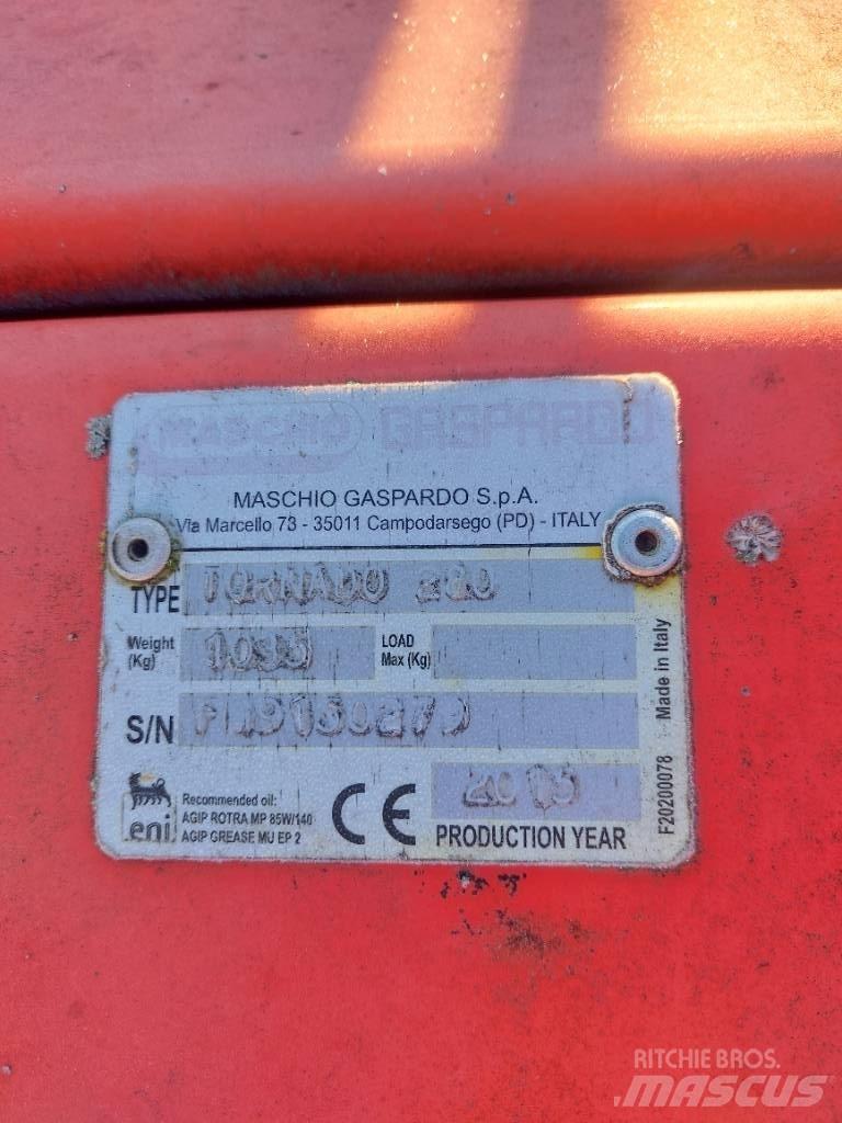Maschio Tornado 280 莖葉去葉機