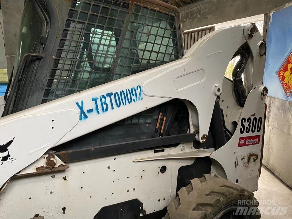 Bobcat S 300 滑移轉向裝載機