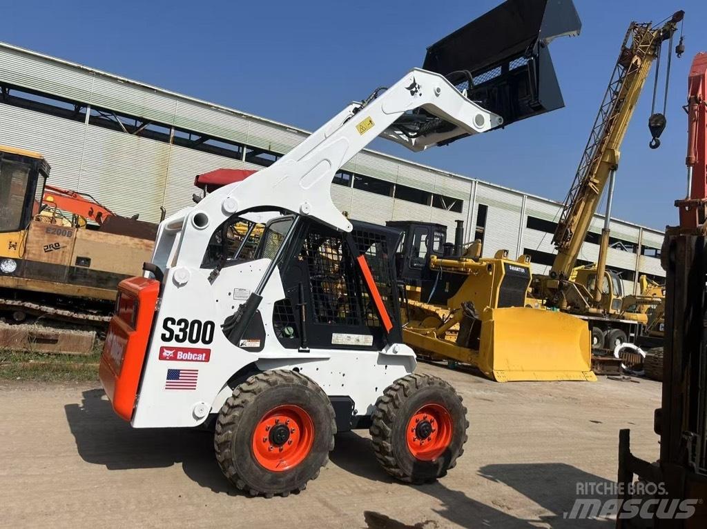 Bobcat S 300 滑移轉向裝載機