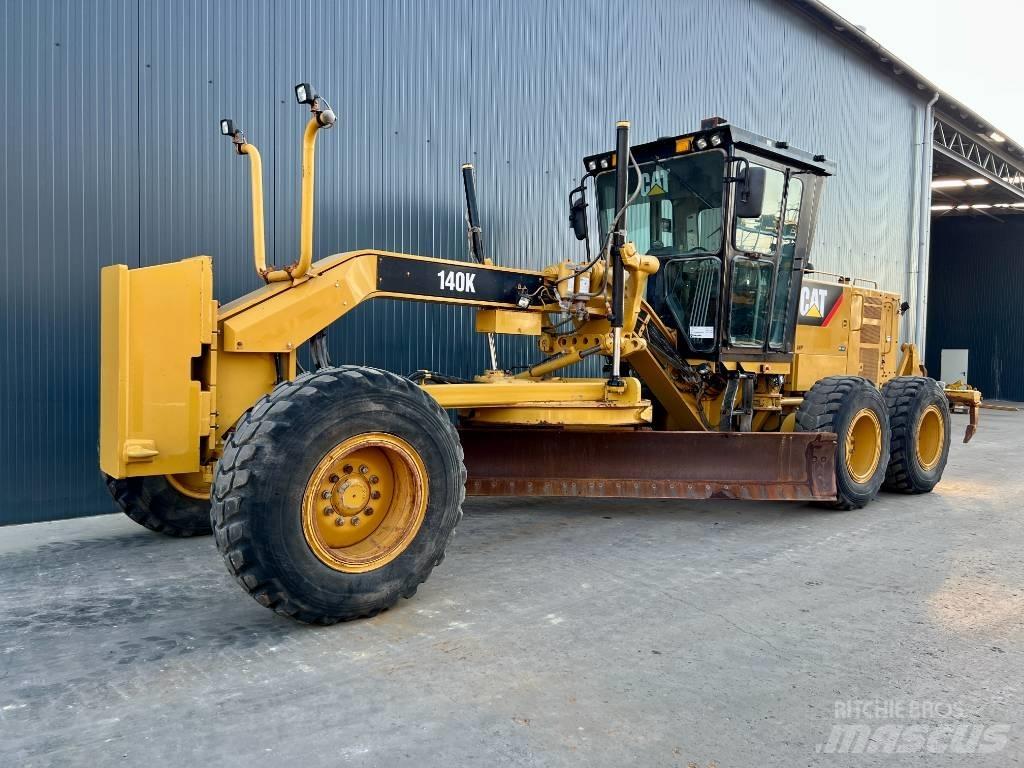 CAT 140K 平土機