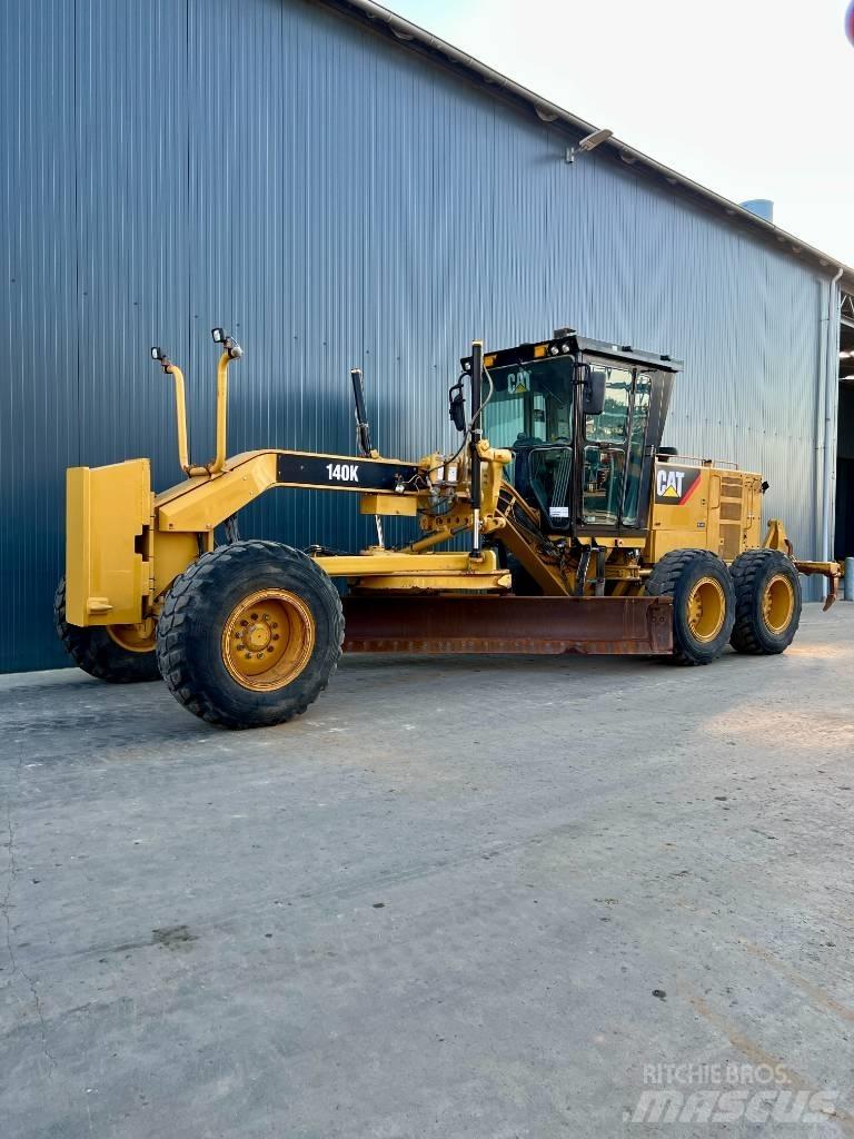 CAT 140K 平土機