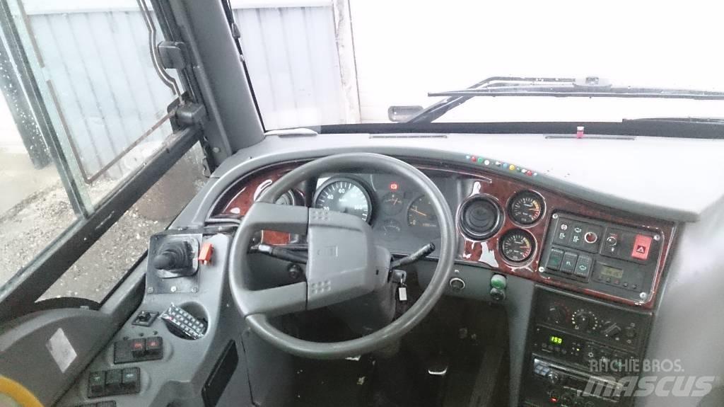 Isuzu Turquoise 公路客運汽車