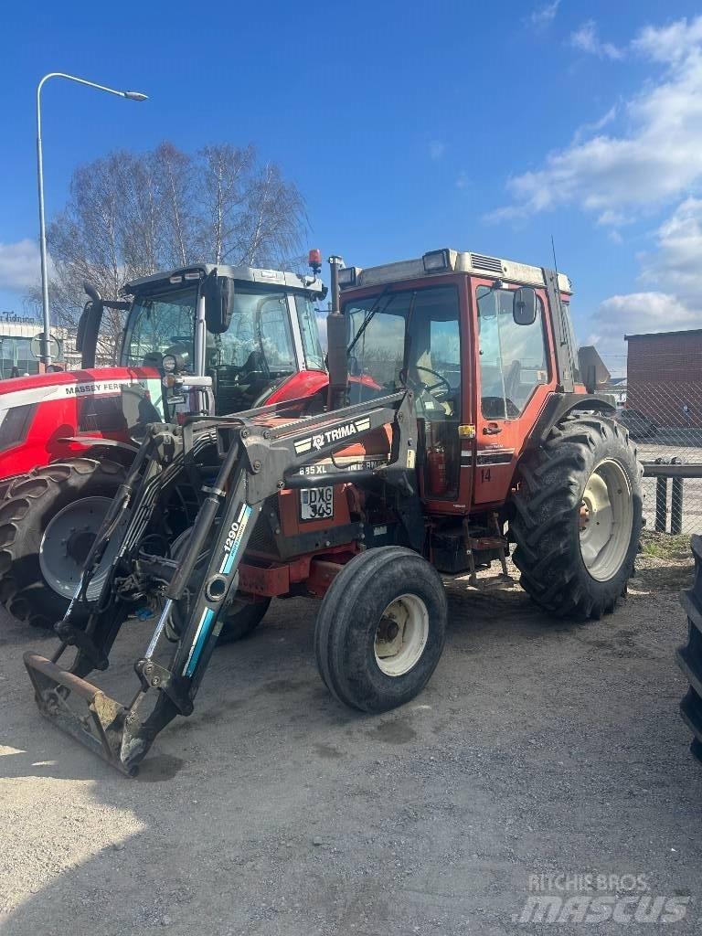 International 685 XL 曳引機