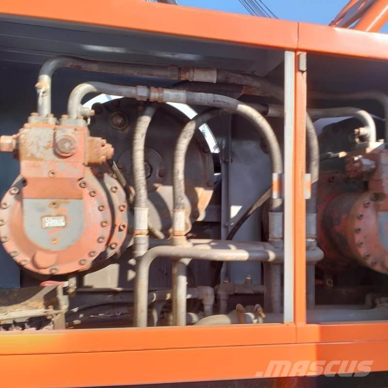 Hitachi KH 150 履帶式起重機