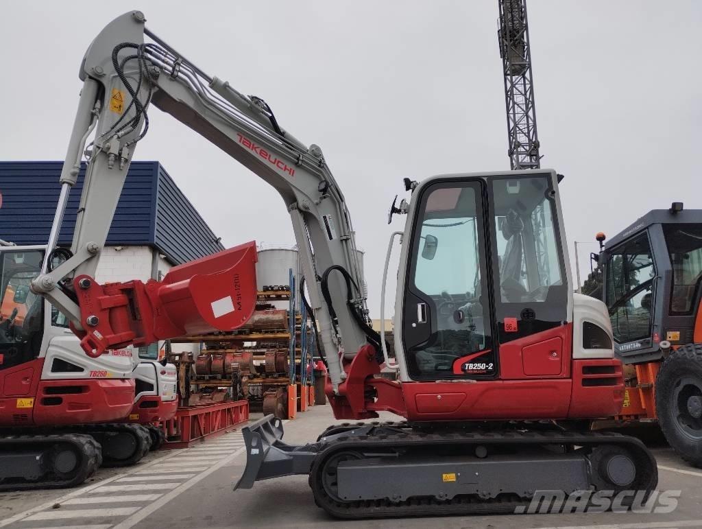 Takeuchi TB 250 2 小型挖土機/掘鑿機<7t(小型挖掘機)