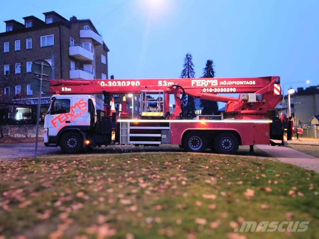 Bronto Bronto S53XTD 卡車裝載高空作業車