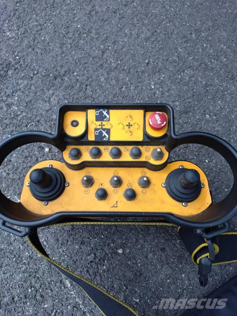 Bronto Bronto S53XTD 卡車裝載高空作業車