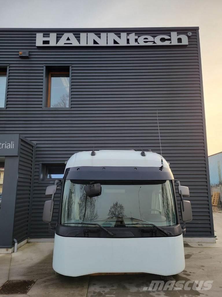 Renault T model 駕駛室與內部