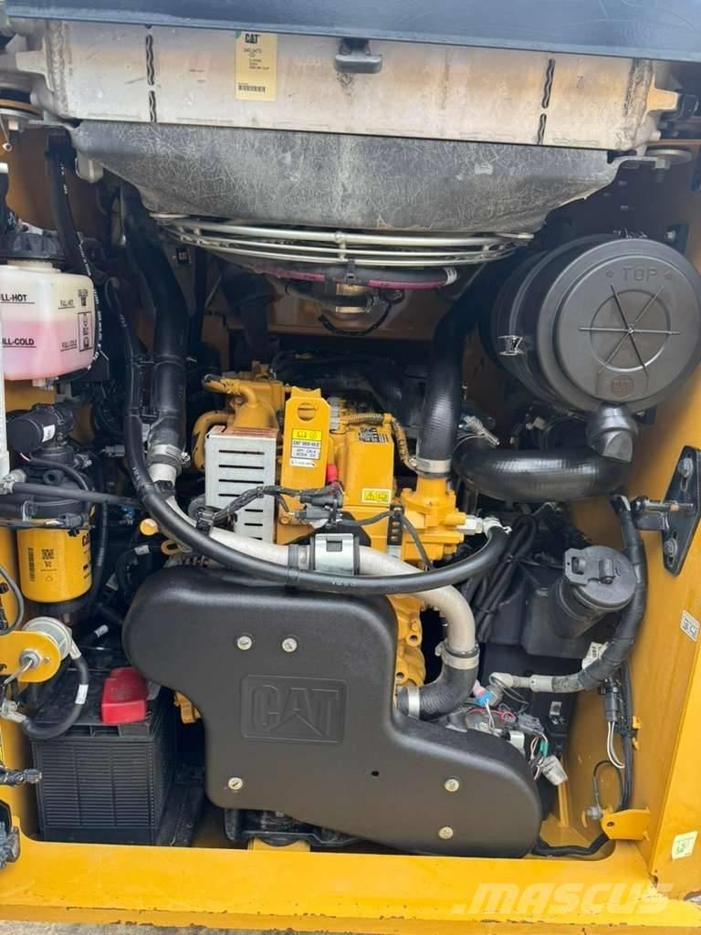 CAT 279 D3 滑移轉向裝載機