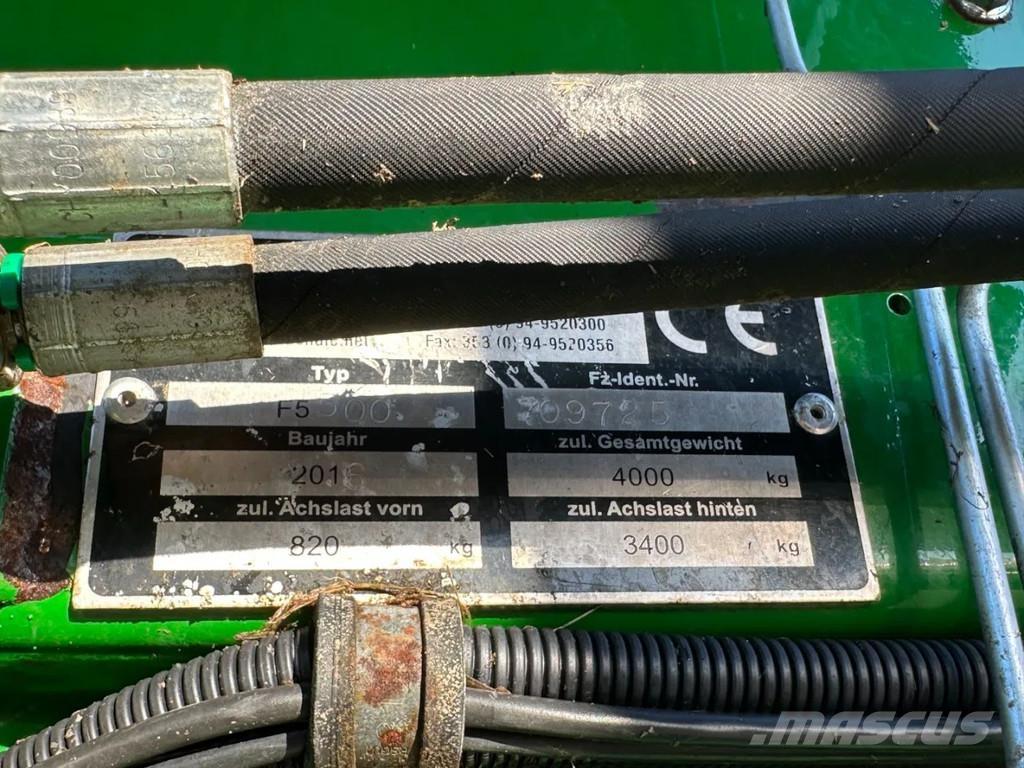 McHale F5500 牧草收穫機