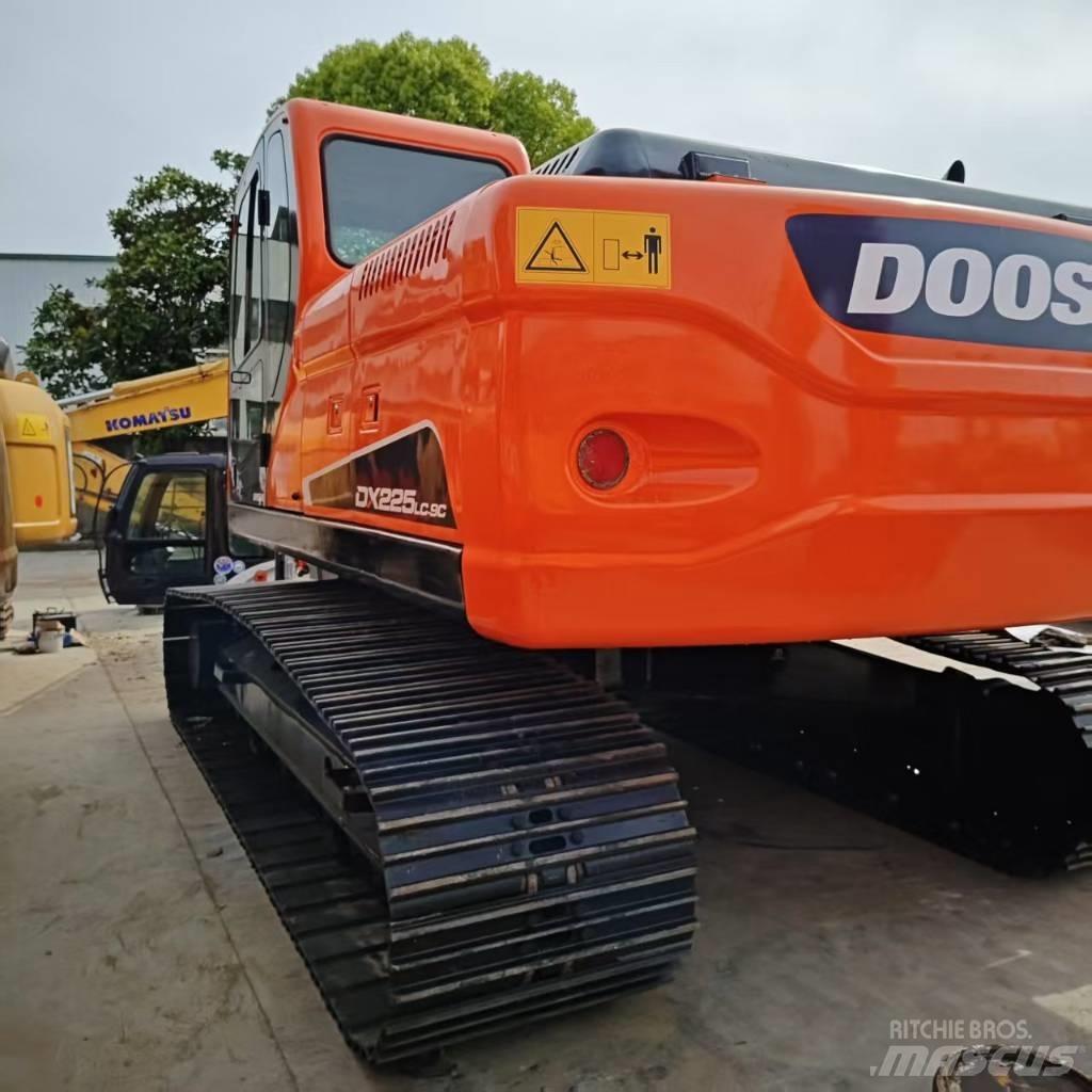 Doosan DX 225 履帶式 挖土機/掘鑿機/挖掘機