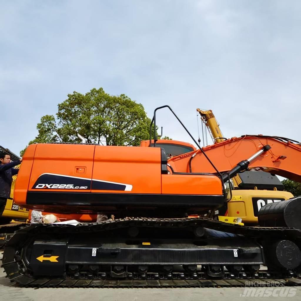 Doosan DX 225 履帶式 挖土機/掘鑿機/挖掘機