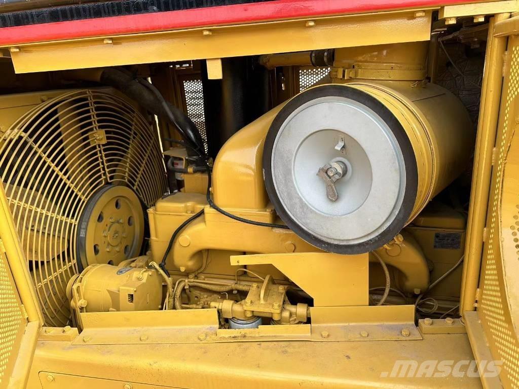 CAT D 8 R 履帶推土機