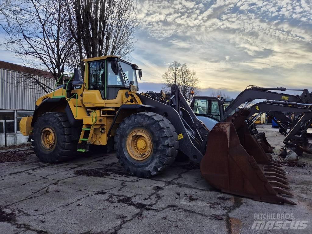 Volvo L 220 H 輪胎式裝載機