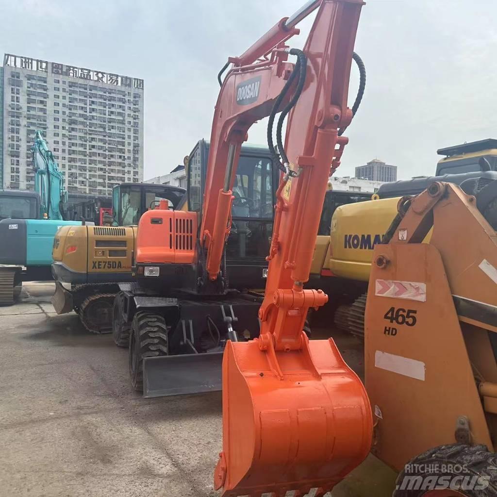Doosan DX60W 旋轉式挖土機/掘鑿機/挖掘機