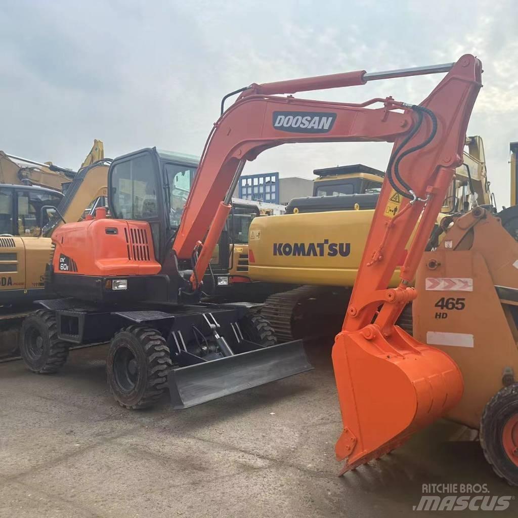 Doosan DX60W 旋轉式挖土機/掘鑿機/挖掘機