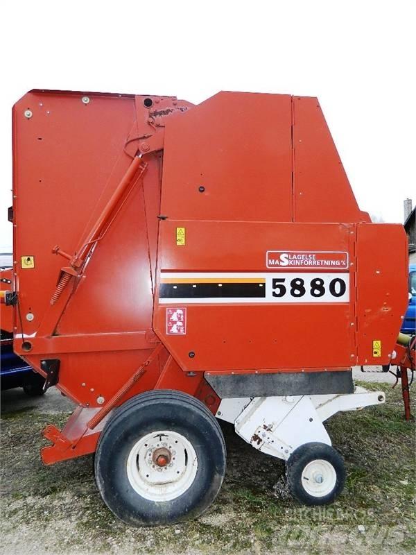 New Holland 5880 圓型牧草打包機