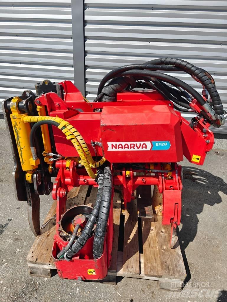 Naarva EF 28 收穫機頭