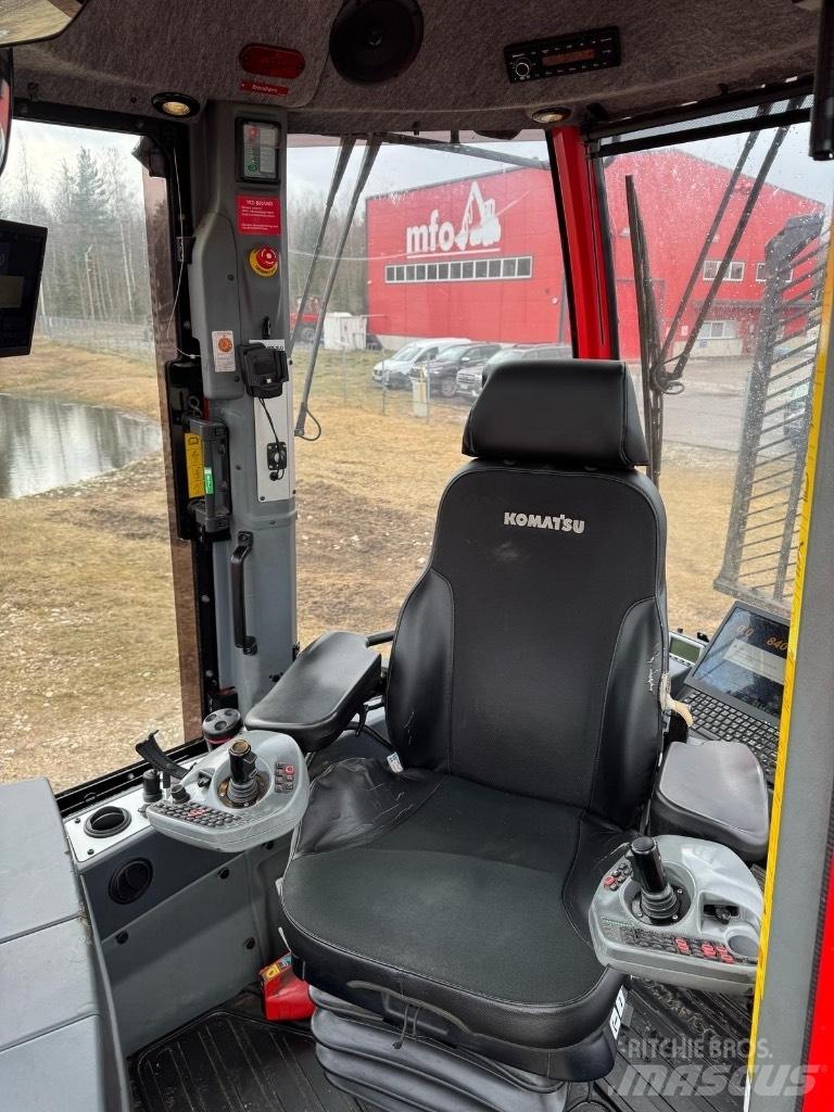 Komatsu 855 集運機
