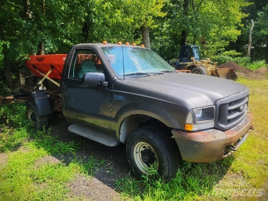 Ford F 350 貨箱式卡車