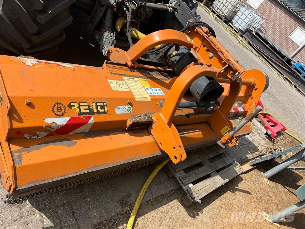 Berti Dual 280 長草、修整和環繞割草機