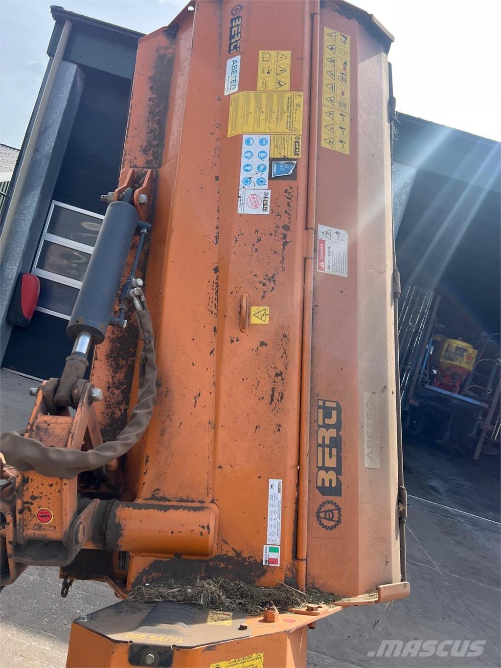 Berti TAPS 200 長草、修整和環繞割草機