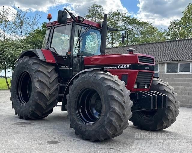Case IH 1255 XL 曳引機