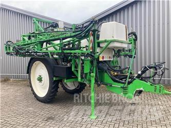 CHD 2727 Veldspuit 自走式噴霧機