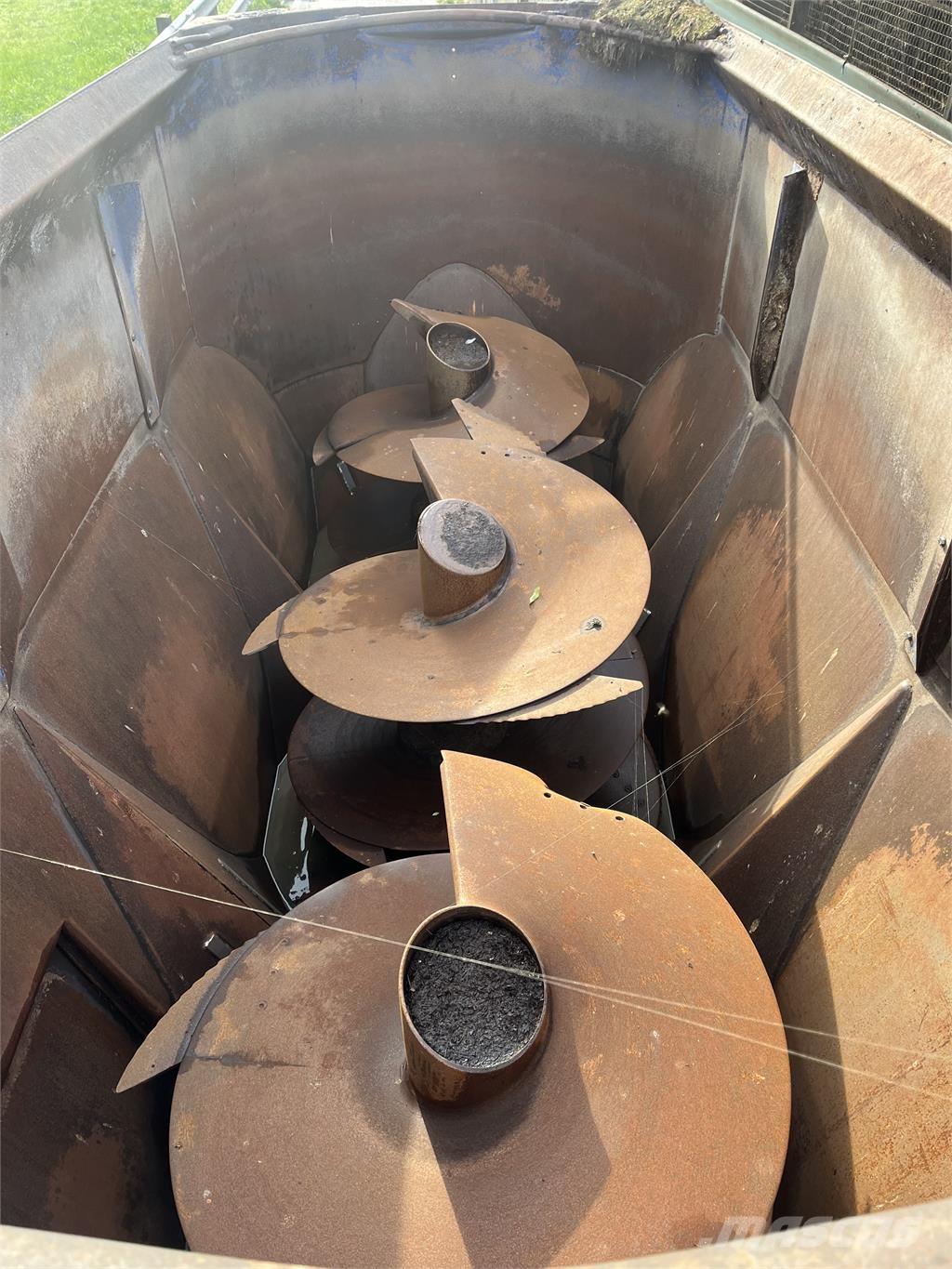  Europcomp Dualmix 混合餵料機