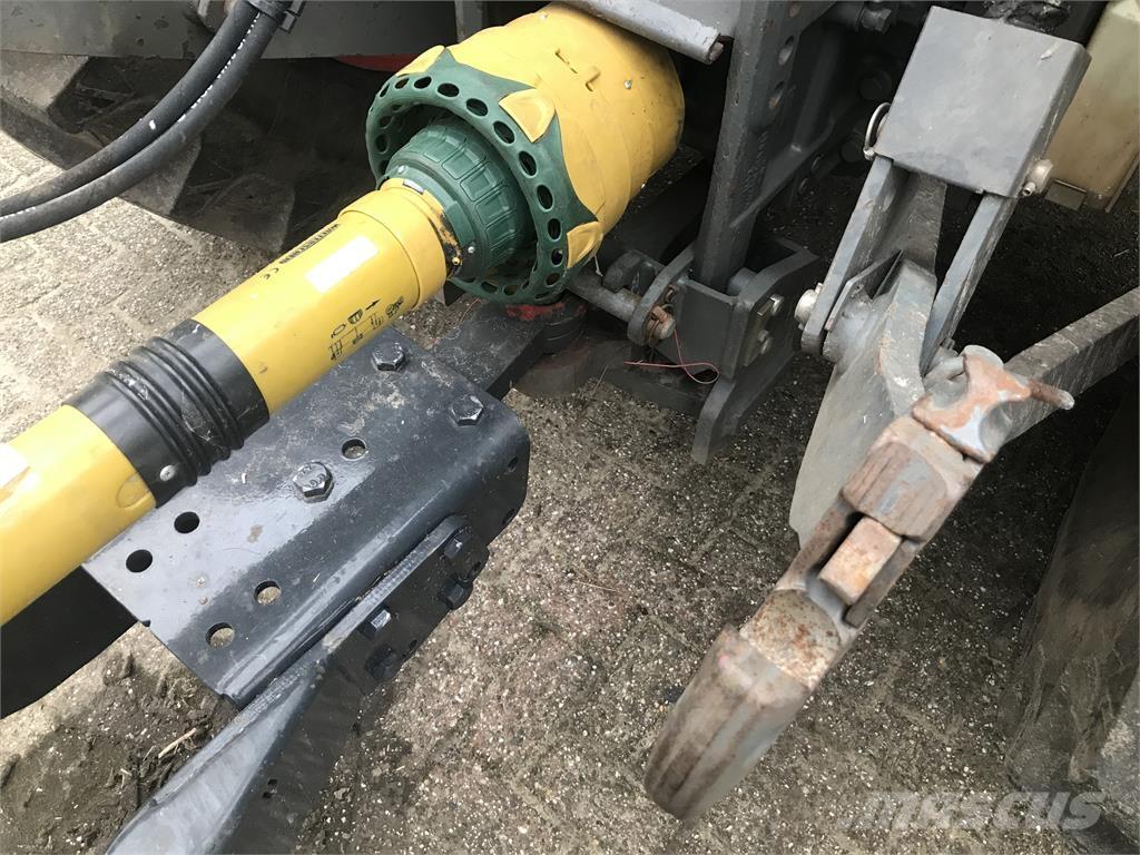 Fendt 411 Com2 曳引機