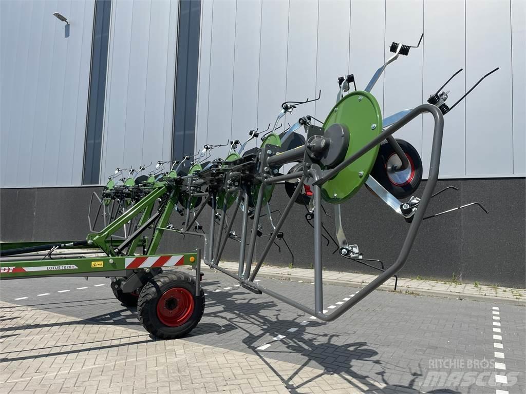 Fendt Lotus 1020 耙與翻草機