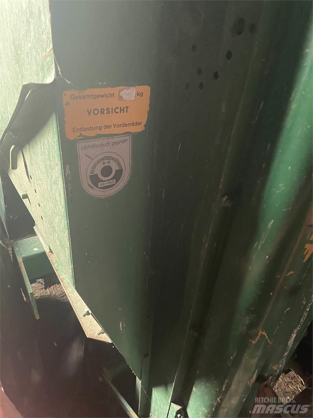 Hassia pootmachine 馬鈴薯收穫機和挖掘機