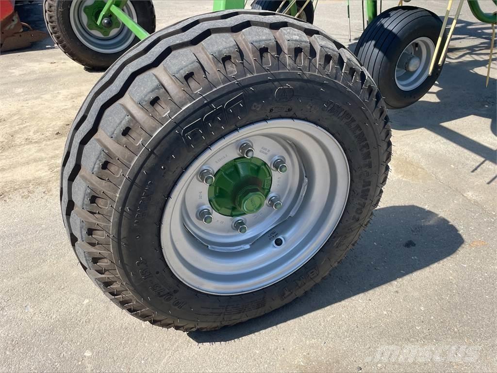 Krone KWT 11.22 耙與翻草機
