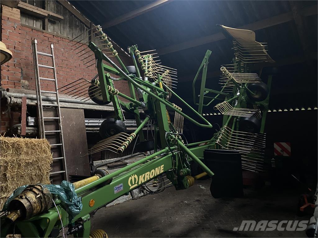 Krone Swadro 807 耙與翻草機