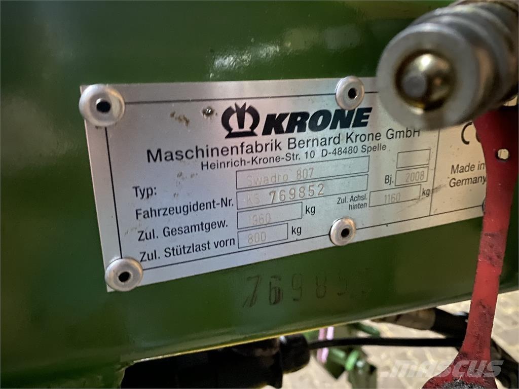 Krone Swadro 807 耙與翻草機