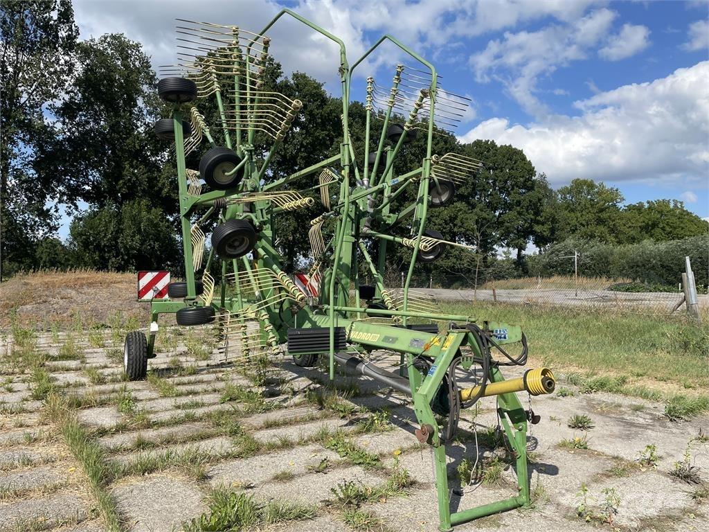 Krone Swadro 900 耙與翻草機