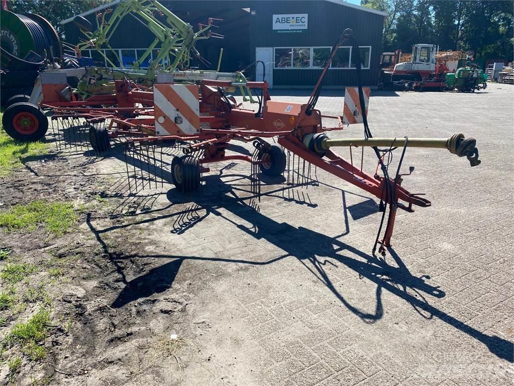 Kuhn GA 6000 耙與翻草機