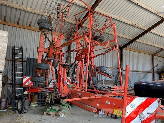 Kuhn GA 7501 耙與翻草機