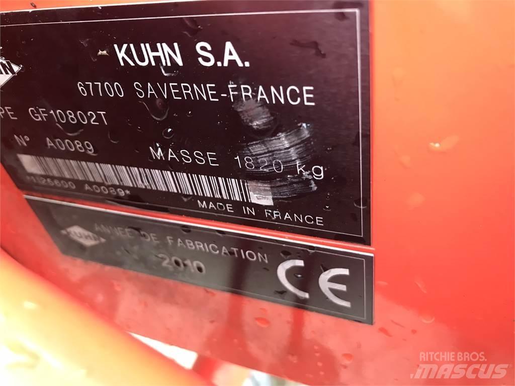 Kuhn GF 10802 T 耙與翻草機