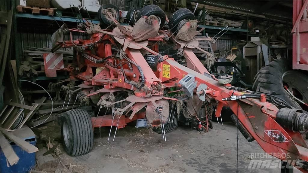 Kuhn GF 13002 耙與翻草機